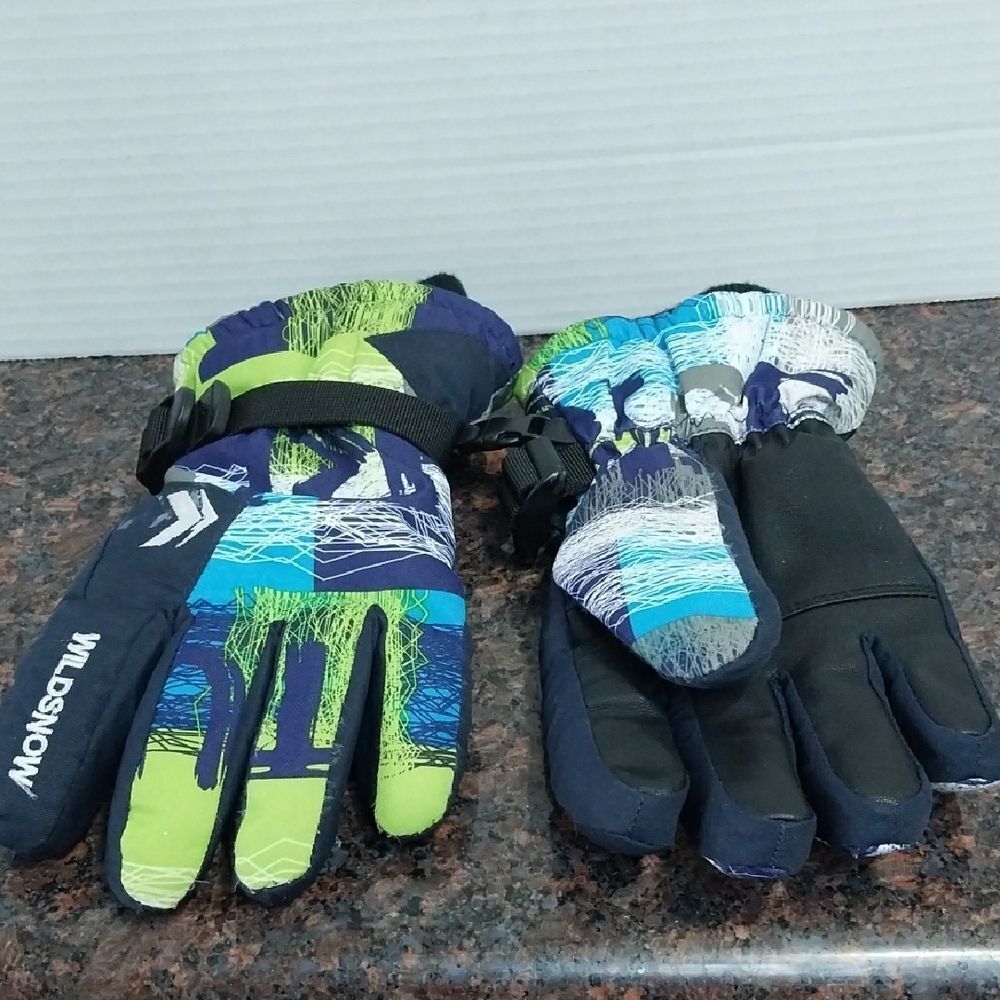 Kids Mittens - Blue and Green